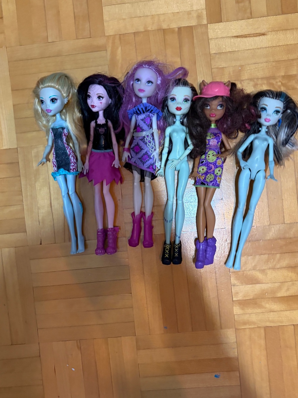 monster high g2 dolls lot